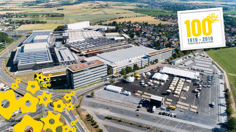 在科堡 KAESER KOMPRESSOREN 举行了公司百年纪念的开放日、工厂参观和员工派对活动。