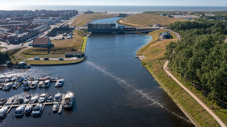 大气泡屏障 研发的气泡屏障已在荷兰卡特韦克 (Katwijk) 地区投入使用。